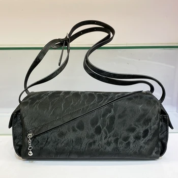 Чанта в елегантен стил За жени, луксозни дизайнерски чанти и портфейли, на новост 2023 г., възглавница със сребрист лесен модел от изкуствена кожа, Универсална чанта през рамо
